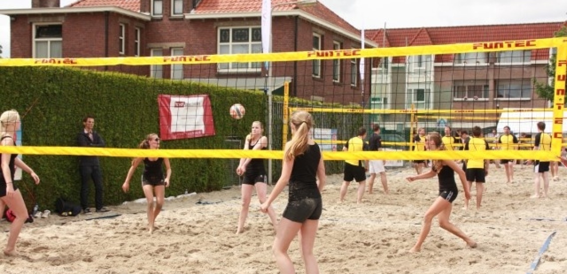 Foto bij Beachvolleybaltoernooi VV Holyoke 2015, Inschrijving geopend!