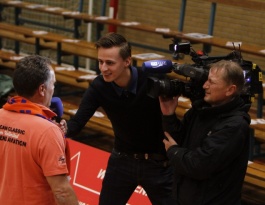 Foto bij De warming - up van het Rivo oranje legioen