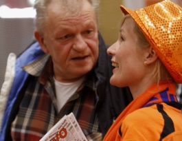 Foto bij De warming - up van het Rivo oranje legioen