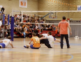 Foto bij De warming - up van het Rivo oranje legioen