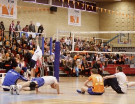 Foto bij De warming - up van het Rivo oranje legioen