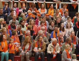 Foto bij De warming - up van het Rivo oranje legioen