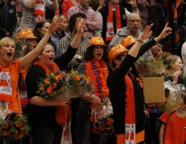 Foto bij Bekeruitreiking en felicitaties