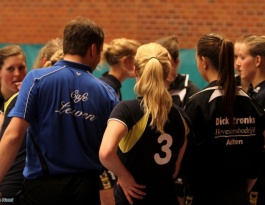 Foto bij Bekerfinale Regio - Oost Dames  2013/2014