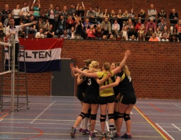 Foto bij Bekerfinale Regio - Oost Dames  2013/2014