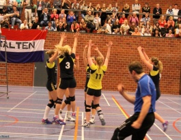 Foto bij Bekerfinale Regio - Oost Dames  2013/2014