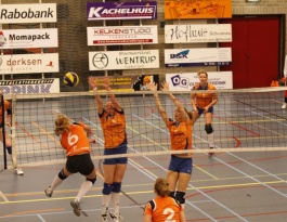 Foto bij Dynamo T D1-Rivo D1 21-03-2015