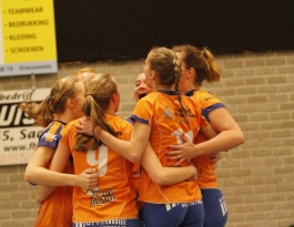 Foto bij Dynamo T D1-Rivo D1 21-03-2015