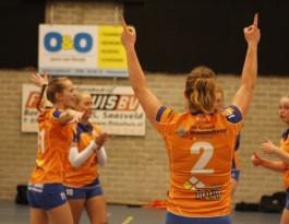 Foto bij Dynamo T D1-Rivo D1 21-03-2015