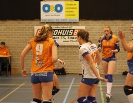 Foto bij Dynamo T D1-Rivo D1 21-03-2015