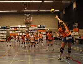 Foto bij Dynamo T D1-Rivo D1 21-03-2015