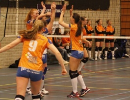 Foto bij Dynamo T D1-Rivo D1 21-03-2015