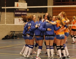 Foto bij Dynamo T D1-Rivo D1 21-03-2015