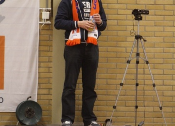 Foto bij De warming - up van het Rivo oranje legioen