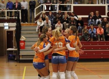 Foto bij Dames 1 zaterdag tegen koploper Veracles